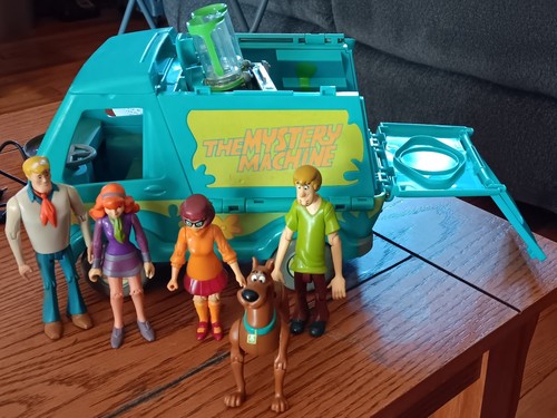 Scooby doo mystery machine van - mystery,