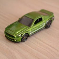 2013 FORD SHELBY GT 500 SUPER SNAKE '10 HOT WHEELS DIECAST CAR TOY