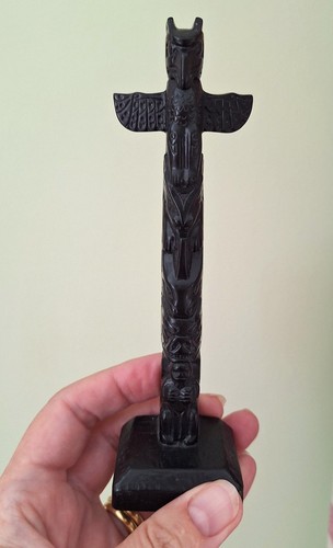 Vintage boma canada totem - canada, pole