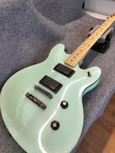 Squier electric guitar cont - guitar,