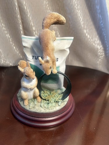 Border fine arts squirrels - fine,