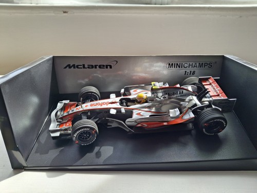 Minichamps mclaren mp4 22 - 1/18,