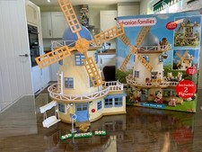 Sylvanian  families calico  beautiful flair Fieldview windmill 99.9%   Boxed ❤️