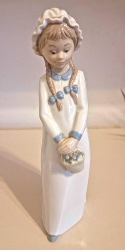 Lladro zaphir figurine girl - figurine,