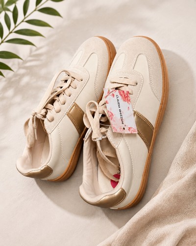 Claudia ghizzani women - claudia,