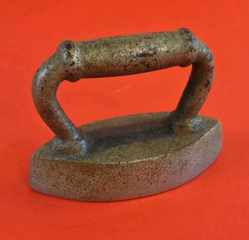Antique cast iron mini - cast,