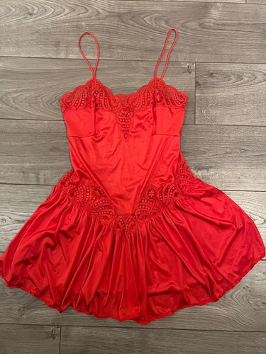 Vintage foemina red lace trim - red,