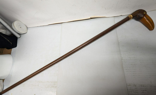 Unusual vintage carved - b),