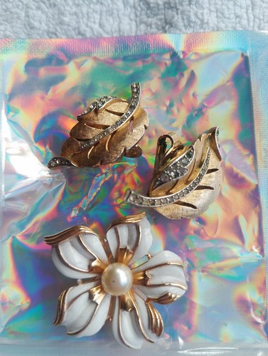 Trifari earrings brooch - &,