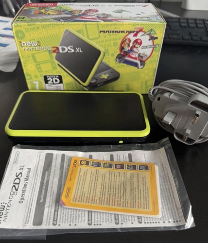 Nintendo 2ds black and lime - nintendo,