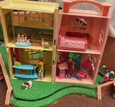 Vintage Fisher Price Sweet streets Pet shop and Beauty Salon