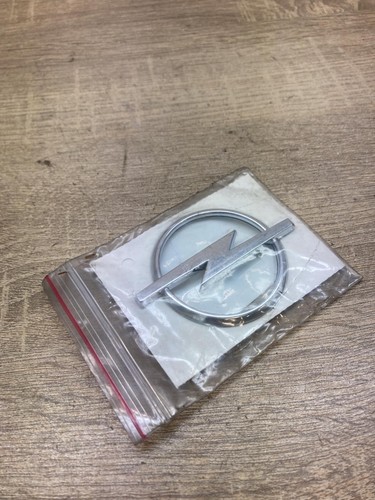 90542496 manufacturer badge - ,