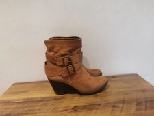 LADIES TAN FAUX LEATHER BUCKLE