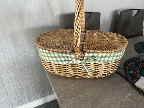 Natural willow picnic basket - willow,