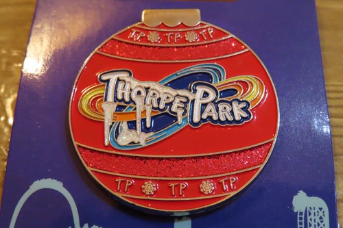Thorpe park christmas pin - christmas,