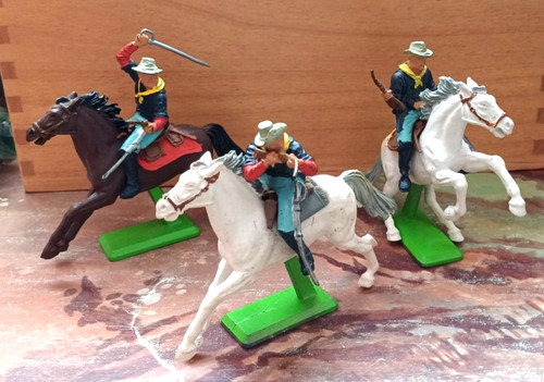 Britains deetail plastic - x,