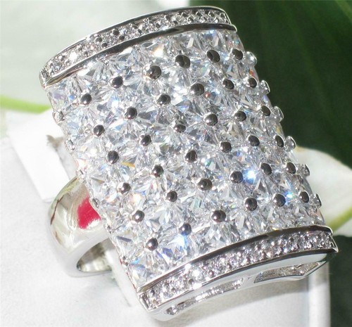 Ladies cocktail ring princess