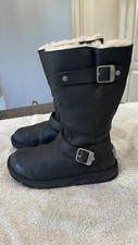 UGG Women’s 7 KENSINGTON Boots Black Leather sheepskin buckle logo 5678 tall