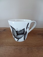 Beautiful " Rose Of England" Floral Design Fine Bone China Mug