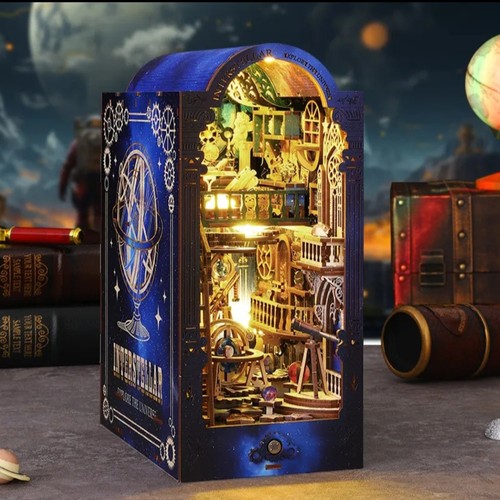 Book nook interstellar - book,