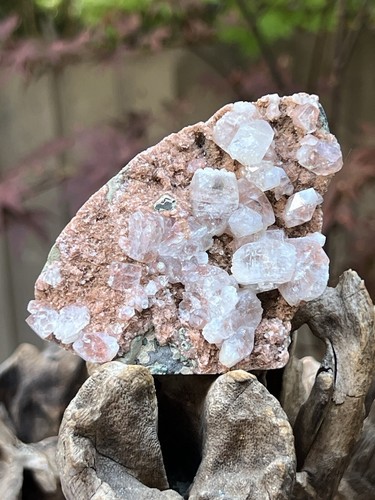 Pink heulandite and diamond - heulandite,