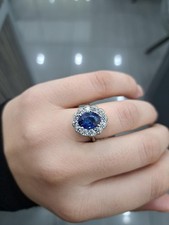 2CT Tanzanite & Diamond  Ring