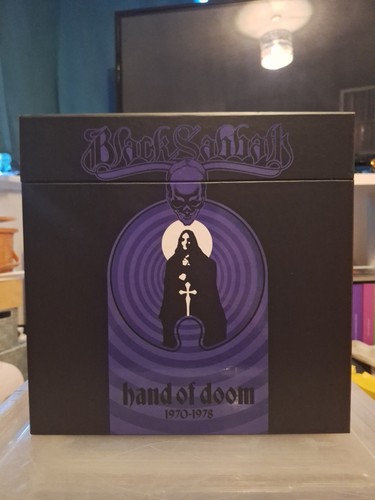 Black sabbath hand doom - sabbath,