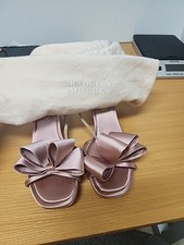 Size 6.5 Badgley Mischka Pink
