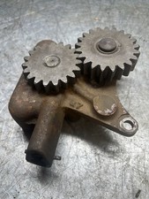 3 Cylinder Perkins 3.152 Engine. Oil Pump