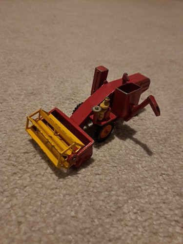 Lesney massey ferguson combine - lesney,