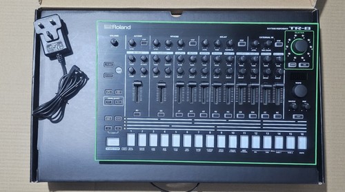 Roland aira rhythm - roland, tr-8