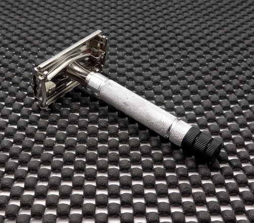 Vintage 1951 gillette black - vintage,