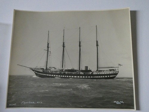 Fantome schooner yacht - fantome,