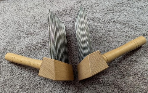 Wool combs pair - , two