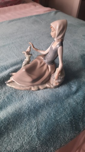 Lladro shepherdess with - shepherdess,