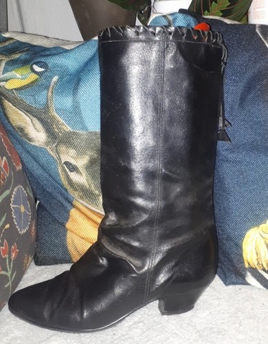 Vintage black leather slouch