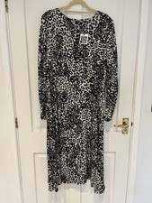 New Size 20 Beige & Black