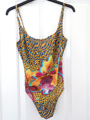 Solar tan through - through, vibrant