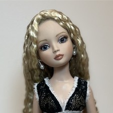 Tonner Ellowynne Wilde 16" doll 010-112 Essential | blonde, blue inset eyes, VGC