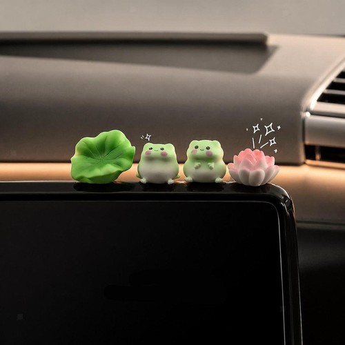 Mini resin frogs - 4x,