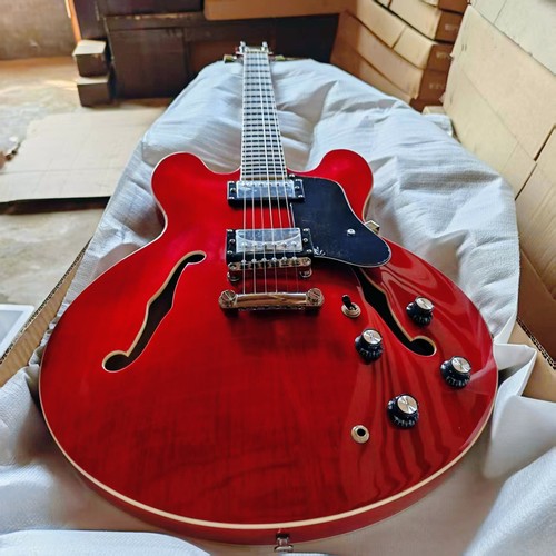 Custom 335 dot - dot, red