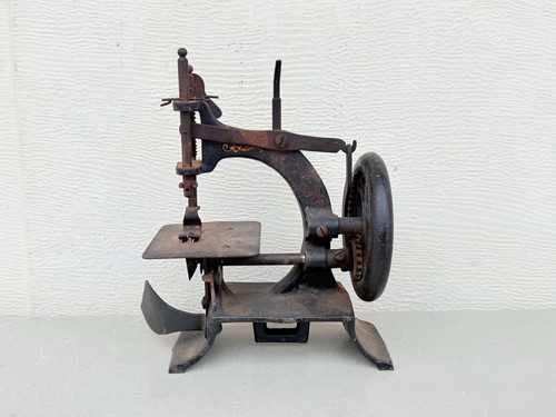 Antique c1900 cast iron muller - c1900,