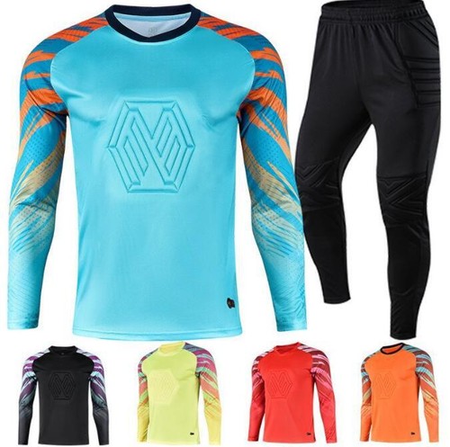 New men soccer training - gk,