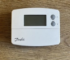 Danfoss TP5000Si Wired Battery Powered Programmable Room Thermostat