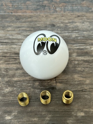 Mooneyes white acrylic ball - white,