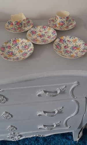 Very pretty vintage james - very,