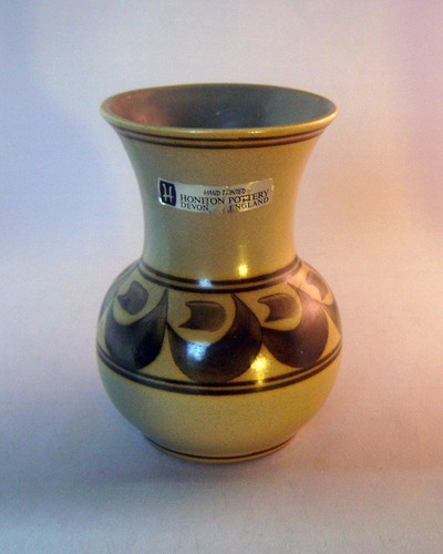 Good honiton pottery vase - honiton,