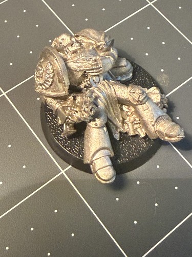 Warhammer 40k space marine - space,