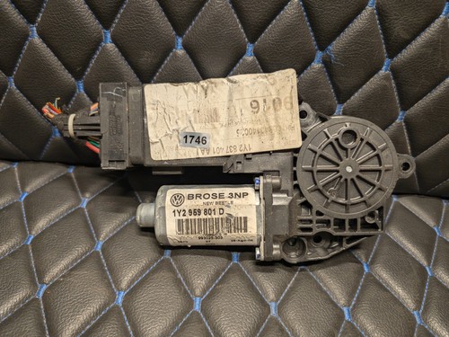 Beetle 1y2959802d - beetle,