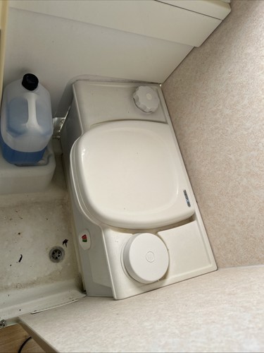Thetford caravan toilet - thetford,
